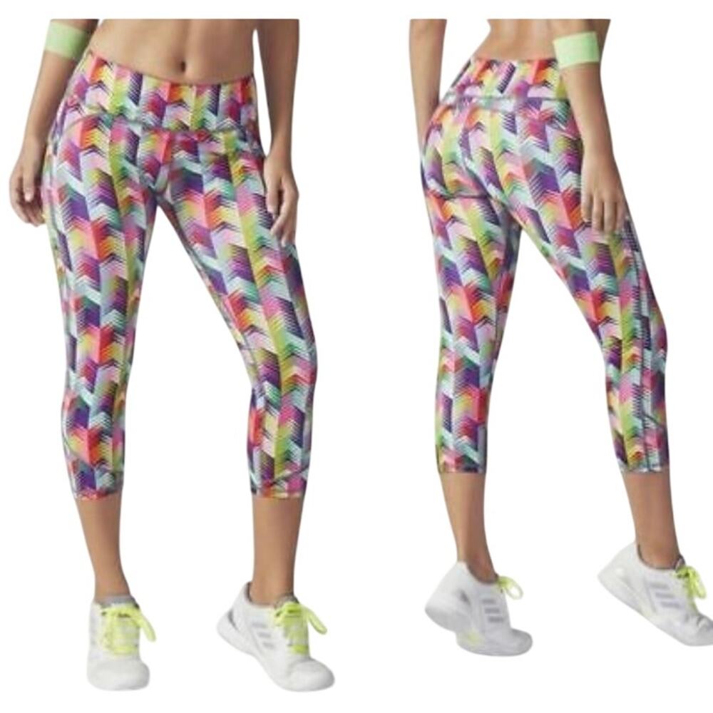 Fabletics Lima Capri Max Compression Leggings Size Medium EUC Geometric Rainbow